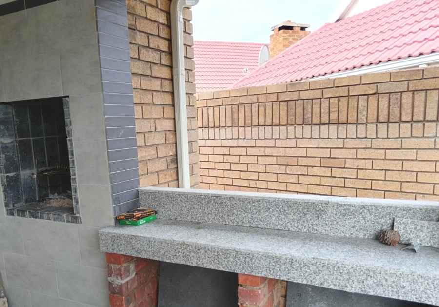 4 Bedroom Property for Sale in Dolphin Creek Golf Estate Western Cape